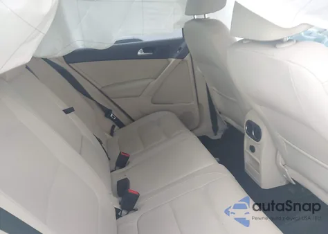 2017 Volkswagen Tiguan 2.0T/2.0T S из США, поврежденный, VIN WVGAV7AX1HK032297